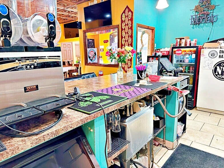 More Photos Of 8508-8510 N 30th St, Omaha Restaurant For Sale