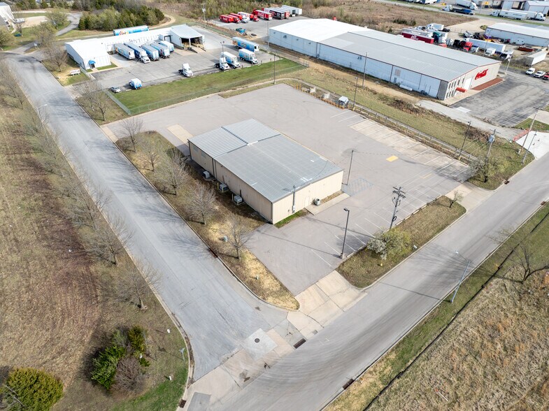 More Photos Of 3702 Hy Point Blvd, Rolla Industrial For Sale