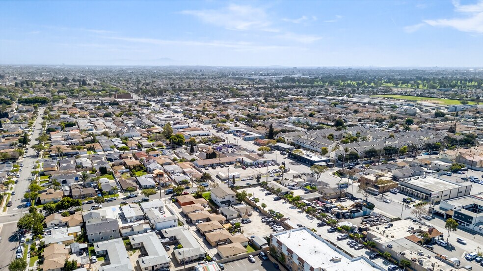 More Photos Of 15003 Larch Ave, Lawndale Apartments For Sale