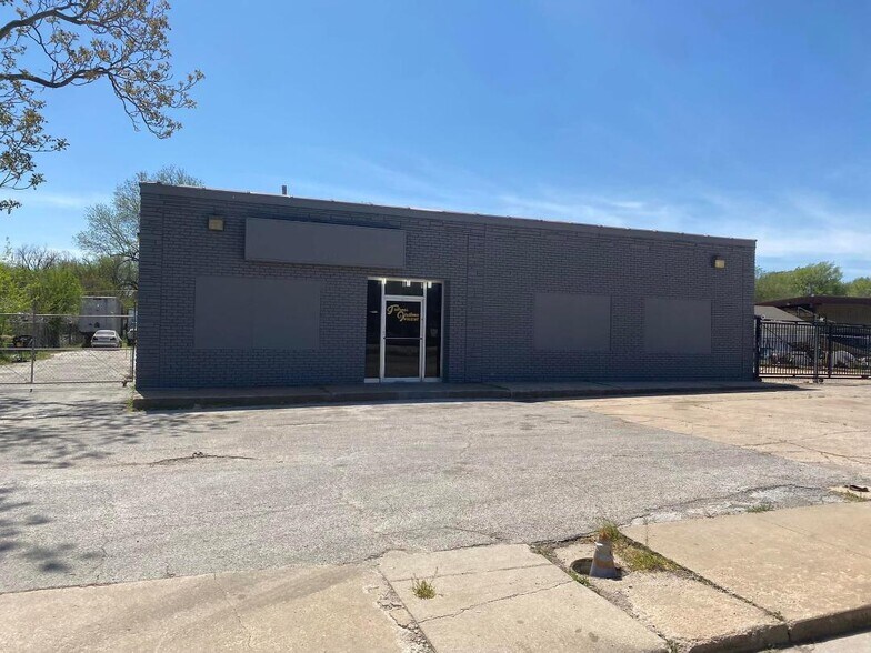 More Photos Of 4532 Charles Page Blvd, Tulsa General Retail For Lease