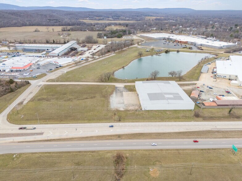 More Photos Of 1500 Dismuke Dr, Farmington Distribution For Sale