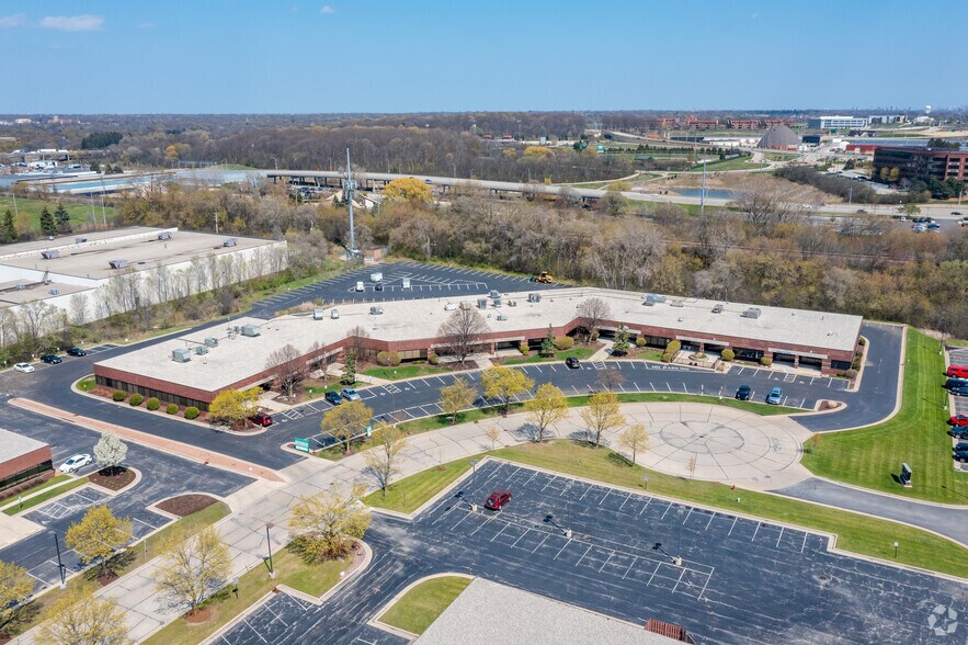 More Photos Of 11020 W Plank Ct, Wauwatosa Research And Development For Lease