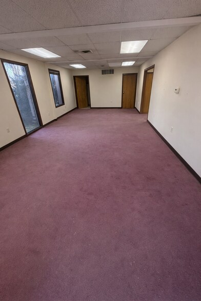 More Photos Of 4212 S Hocker Dr, Independence Office For Sale