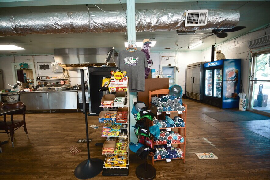 More Photos Of 15745 TX-204, Cushing Specialty For Sale