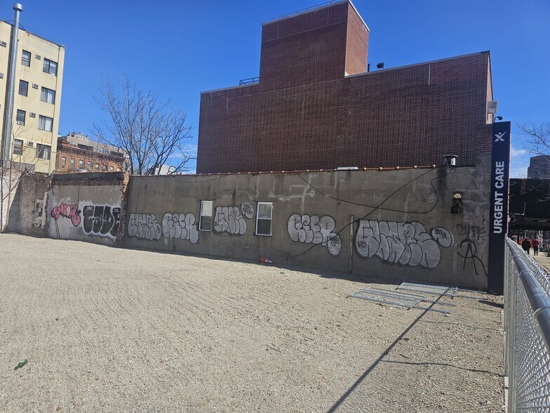 More Photos Of 203 E 109th St, New York Hospital For Sale