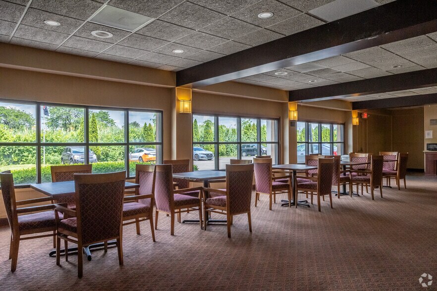 More Photos Of 1213 E Dublin Granville Rd, Columbus Hotel For Sale