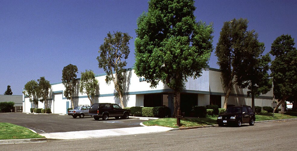 More Photos Of 161 Mercury Cir, Pomona Warehouse For Lease