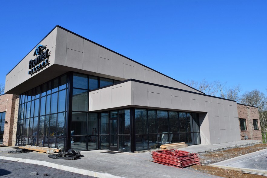 More Photos Of 11111-11119 Kingston Pike, Knoxville General Retail For Lease