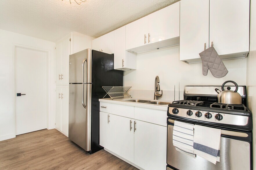 More Photos Of 12128 Ramona Ave, Hawthorne Apartments For Sale