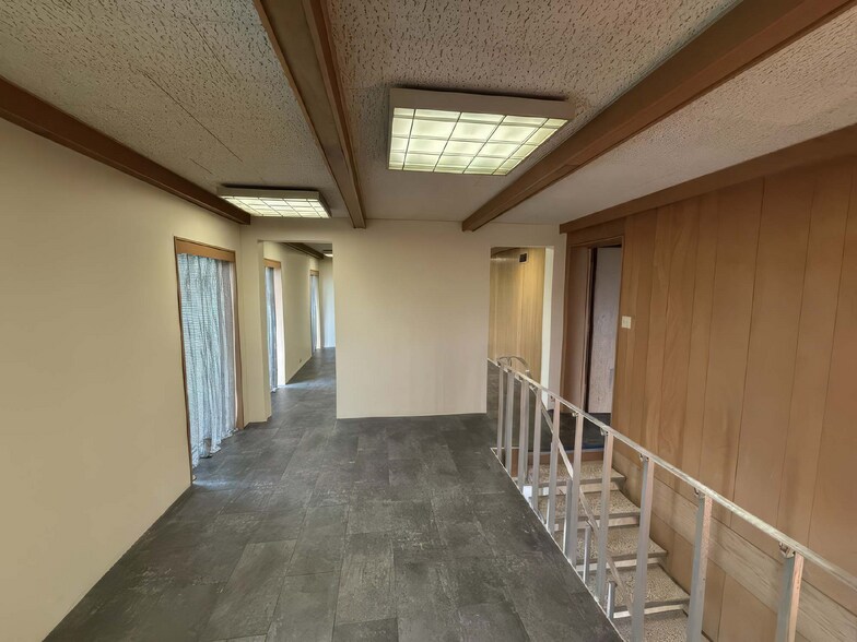 More Photos Of 1411 6th Ave, Grafton Showroom For Sale