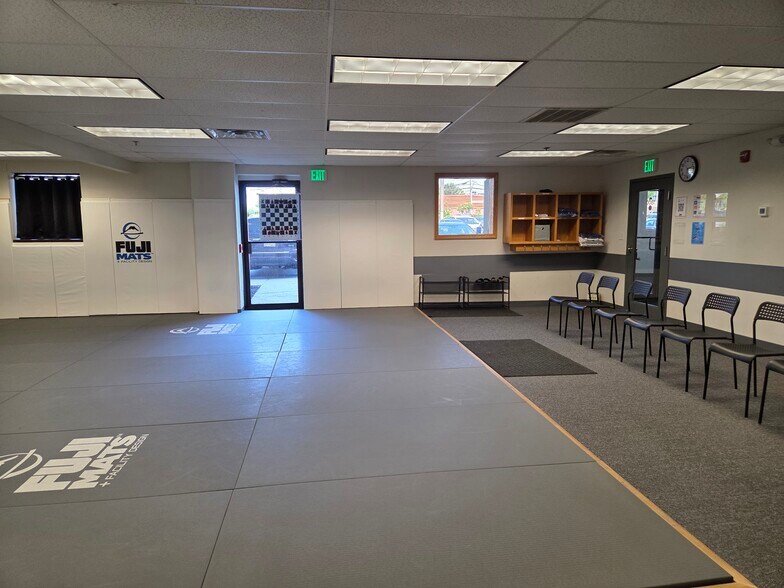 More Photos Of 400 W Cummings Park, Woburn Office For Lease