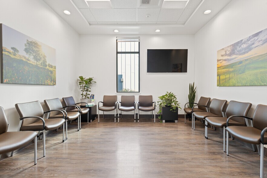 More Photos Of 2460 Beacon St, Chico Healthcare For Sale
