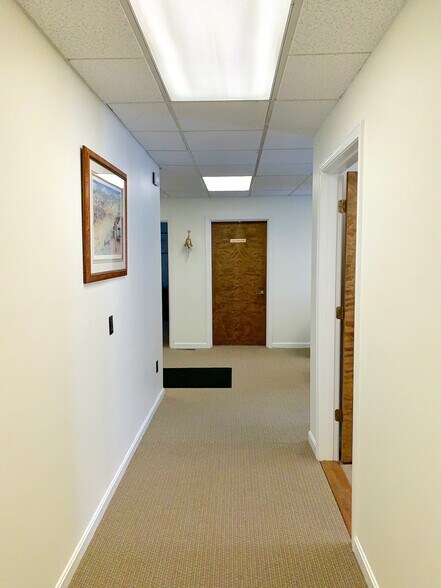 More Photos Of 1 Oak Ridge Rd, West Lebanon Office For Lease