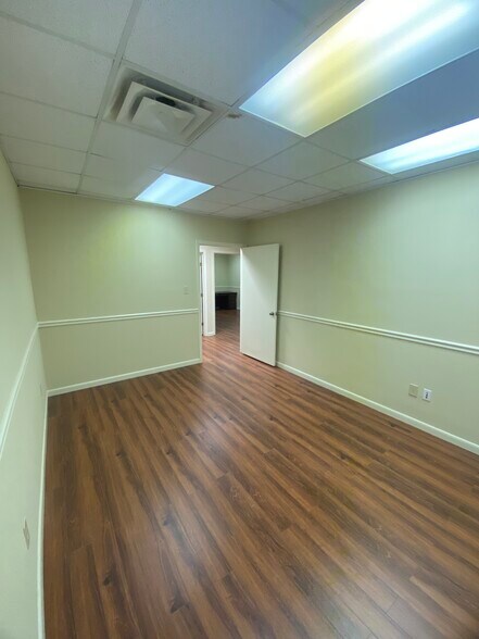 More Photos Of 333-335 Southfield Rd, Shreveport Freestanding For Lease