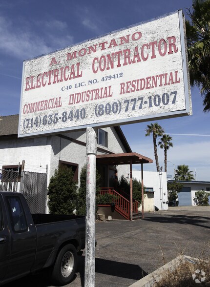 More Photos Of 127 N Manchester Ave, Anaheim Contractor Storage Yard For Lease