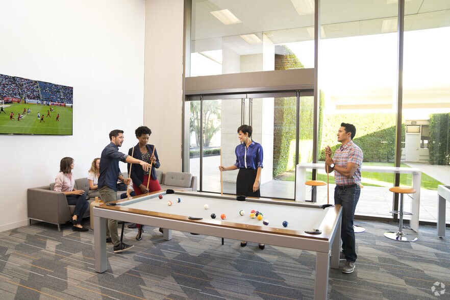 More Photos Of 11111 Santa Monica Blvd, Los Angeles Office For Lease