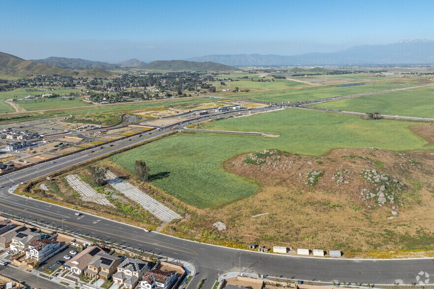More Photos Of SWC Domenigoni Pky. & Winchester Rd, Winchester Unknown For Lease