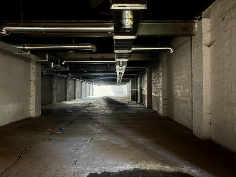 More Photos Of 292 E Smith St, Woodbridge Warehouse For Sale