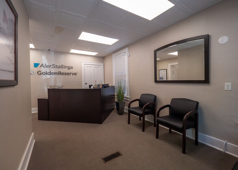 More Photos Of 15 N Franklin St, Delaware Office For Sale