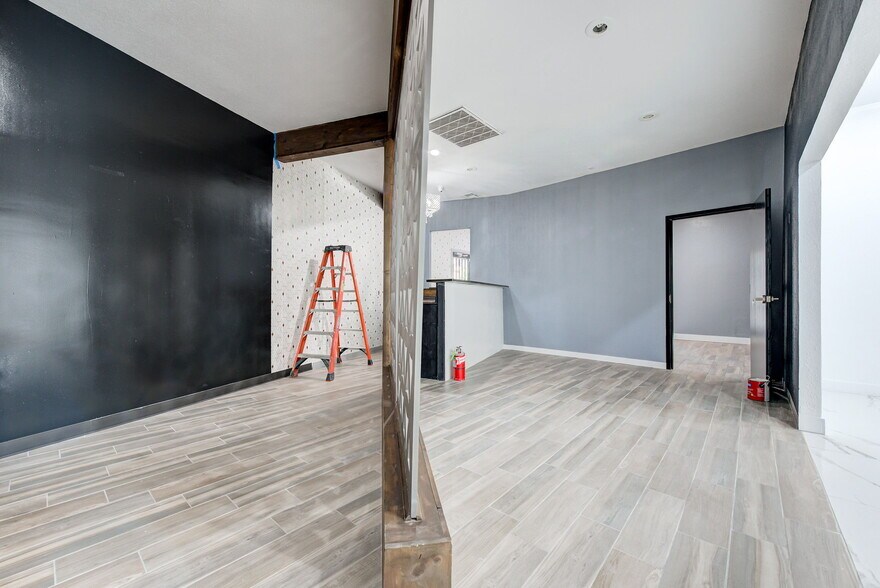 More Photos Of 7917 N May Ave, Oklahoma City Freestanding For Sale