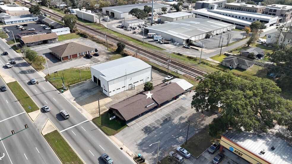 More Photos Of 1220 Bienville Blvd, Ocean Springs General Retail For Lease