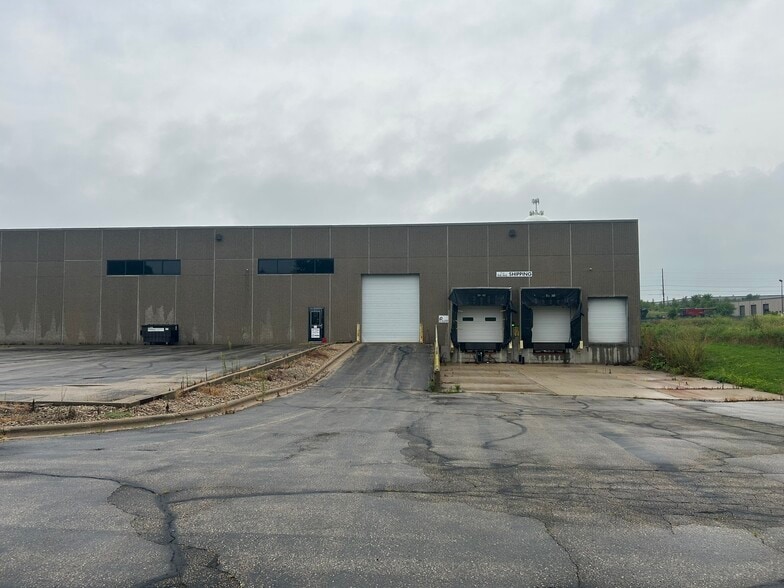 More Photos Of 715 Progress Way, Sun Prairie Warehouse For Lease
