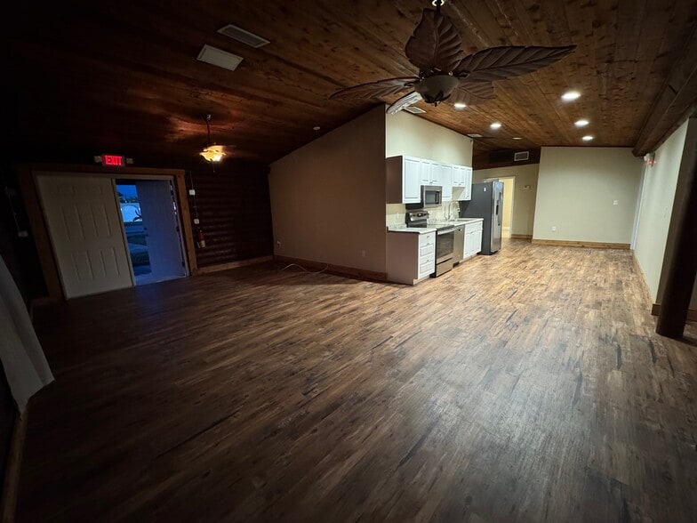 More Photos Of 2204 US-27, Lake Placid Flex For Sale