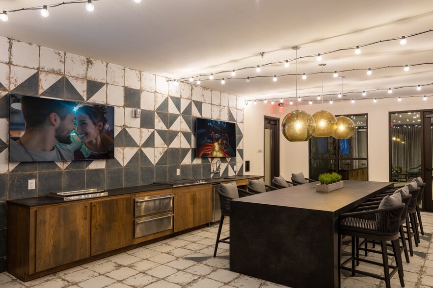 More Photos Of 3015 Weslayan St, Houston Apartments For Lease