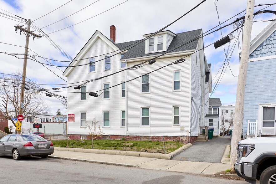 More Photos Of 133-135 Chestnut St, Lynn Apartments For Sale