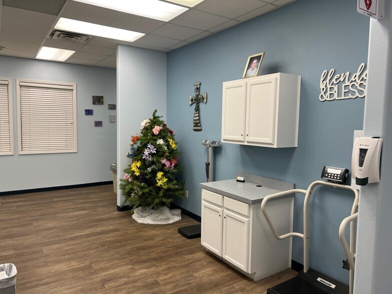 More Photos Of 2005 US-183, Early Healthcare For Sale