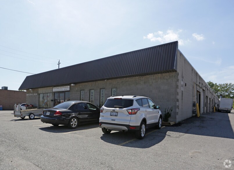 Primary Photo Of 411 Industrial Rd, London Showroom For Lease