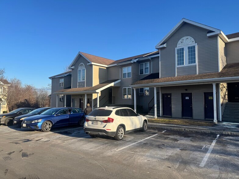 More Photos Of Capital Woods, Albany Apartments For Sale