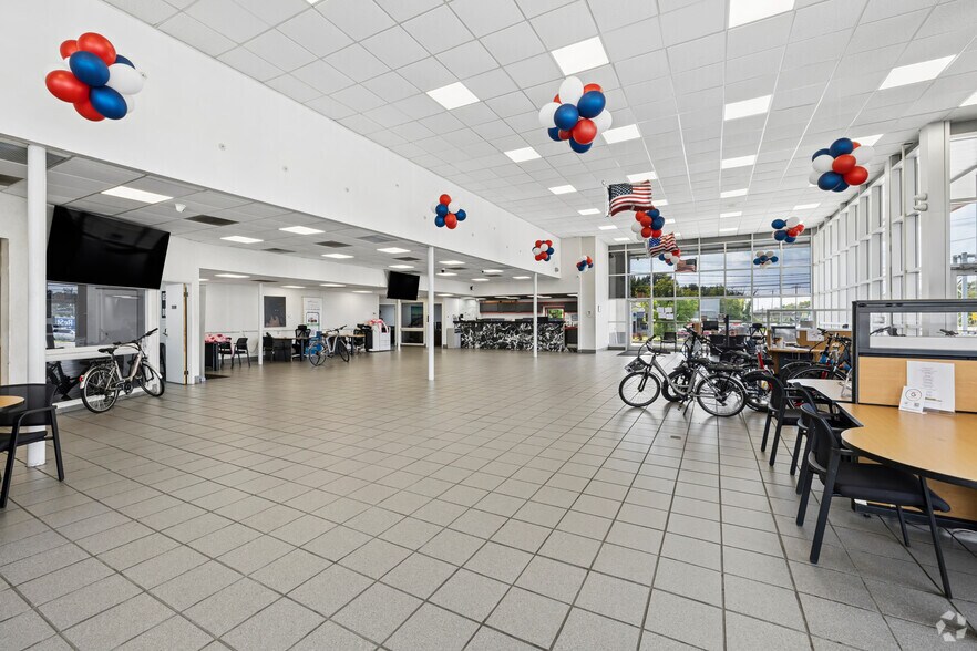 More Photos Of 538 Route 38 E, Maple Shade Township Auto Dealership For Lease