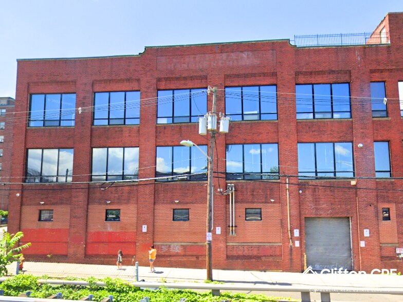 More Photos Of 2 Aspen Pl, Passaic Showroom For Lease