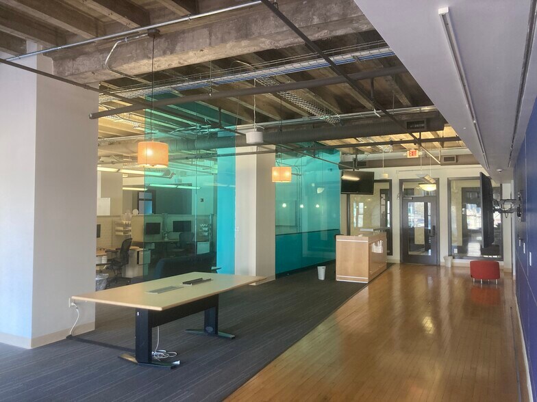 More Photos Of 16-24 N Meridian St, Indianapolis Office For Lease