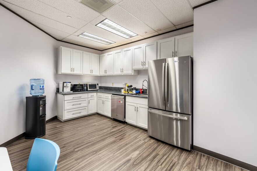 More Photos Of 13750 San Pedro Ave, San Antonio Coworking Space