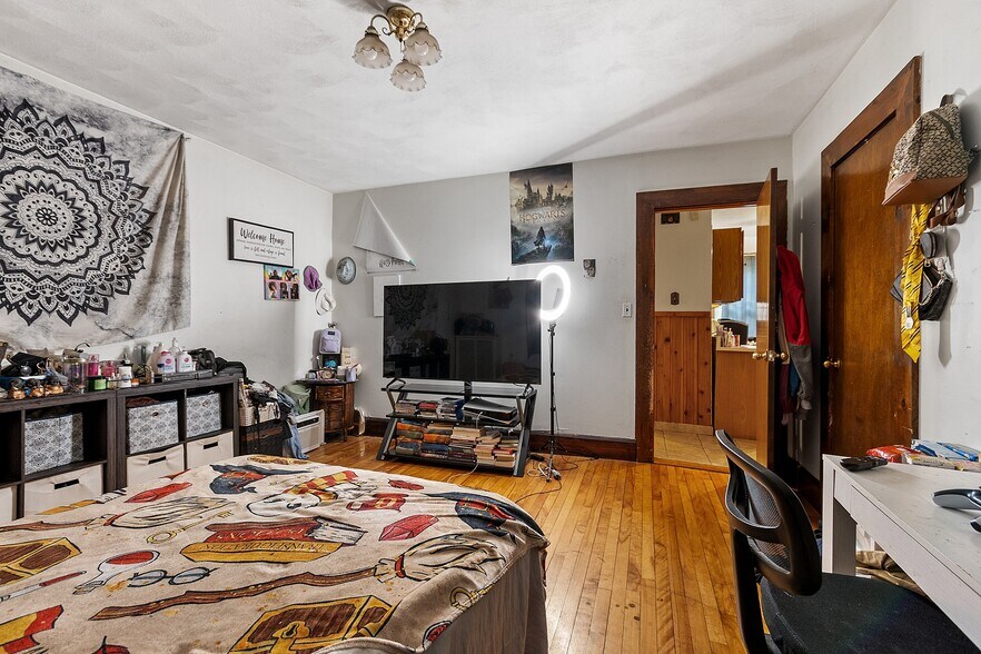 More Photos Of 13 Groton Pl, Worcester Apartments For Sale