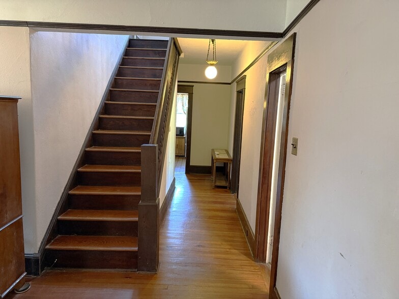 More Photos Of 16 Elk Mountain Rd, Asheville Office For Lease