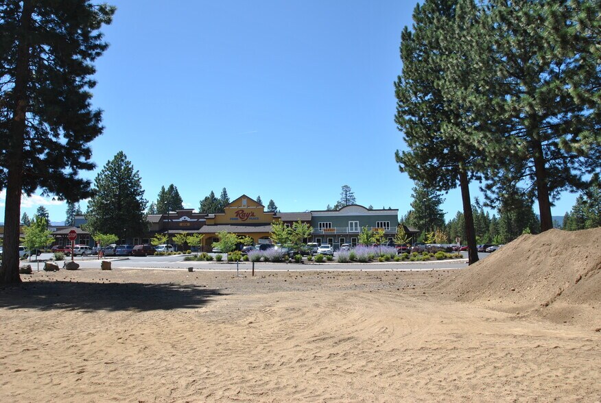 More Photos Of 665 Arrowleaf, Sisters General Retail For Lease