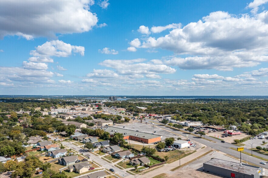 More Photos Of 5405-5425 E Lancaster Ave, Fort Worth Freestanding For Lease