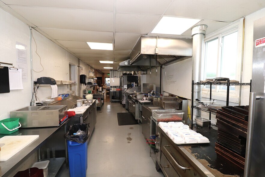 More Photos Of 142 S Broadway St, Blanchester Storefront Retail Residential For Sale