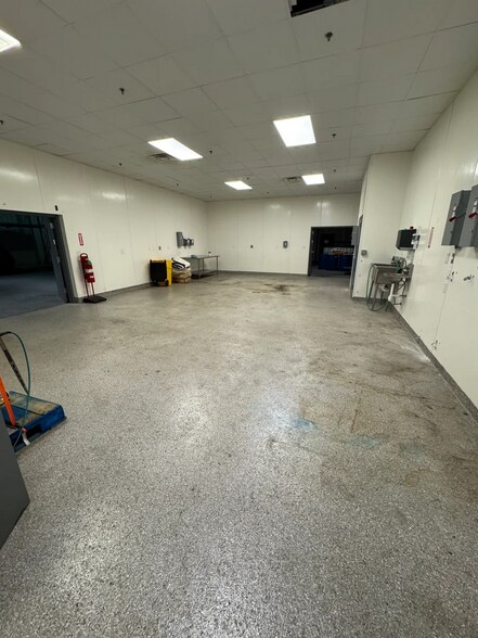 More Photos Of 3105 E Reno Ave, Oklahoma City Warehouse For Lease