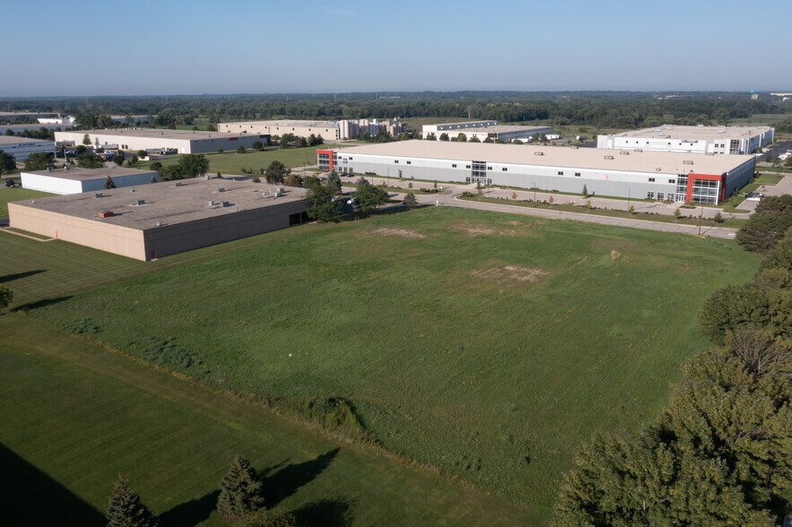 More Photos Of SEC 86th Avenue & Lakeview Pky, Pleasant Prairie Warehouse For Lease