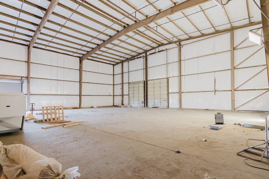 More Photos Of 151-161 Airport Rd, King City Warehouse For Lease