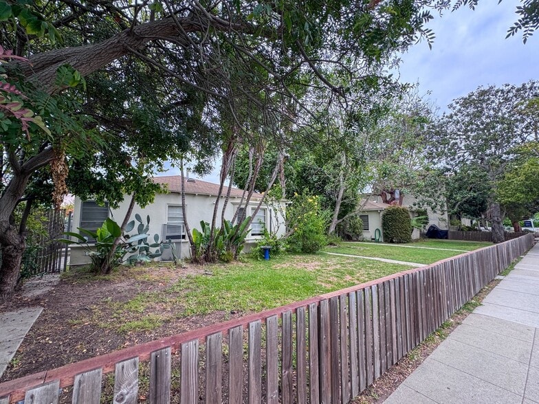 Primary Photo Of 2411 20th St, Santa Monica Apartments For Sale