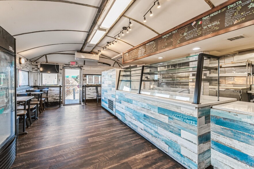 More Photos Of 20 County Road 39, Southampton Restaurant For Lease