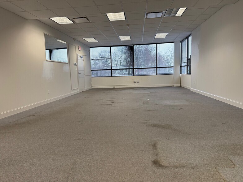 More Photos Of 112 Main St, Norwalk Medical For Lease