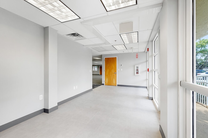 More Photos Of 895 SW 30th Ave, Pompano Beach Unknown For Lease