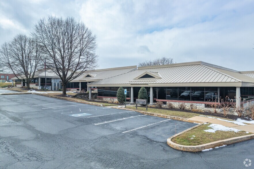 More Photos Of 875 Berkshire Blvd, Wyomissing Office For Lease