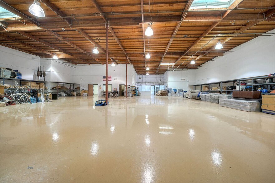 More Photos Of 2221 Las Palmas Dr, Carlsbad Warehouse For Sale